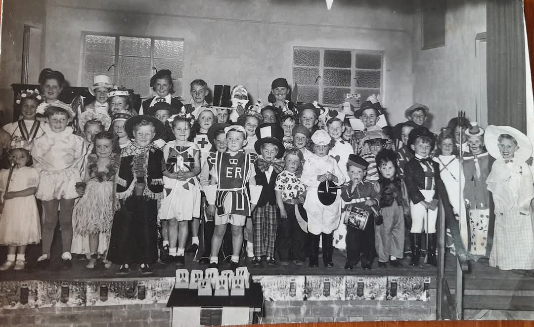 KillesterEstate's tweet image. A very rare photograph taken inside the former Royal British Legion Killester 👇📸

"1952 Queens Coronation year. Remember we all grew up in Little Britain" 

Sent in by Michael Edwards.

#Killester #VeteransCommunity #Heritage #LegionHall