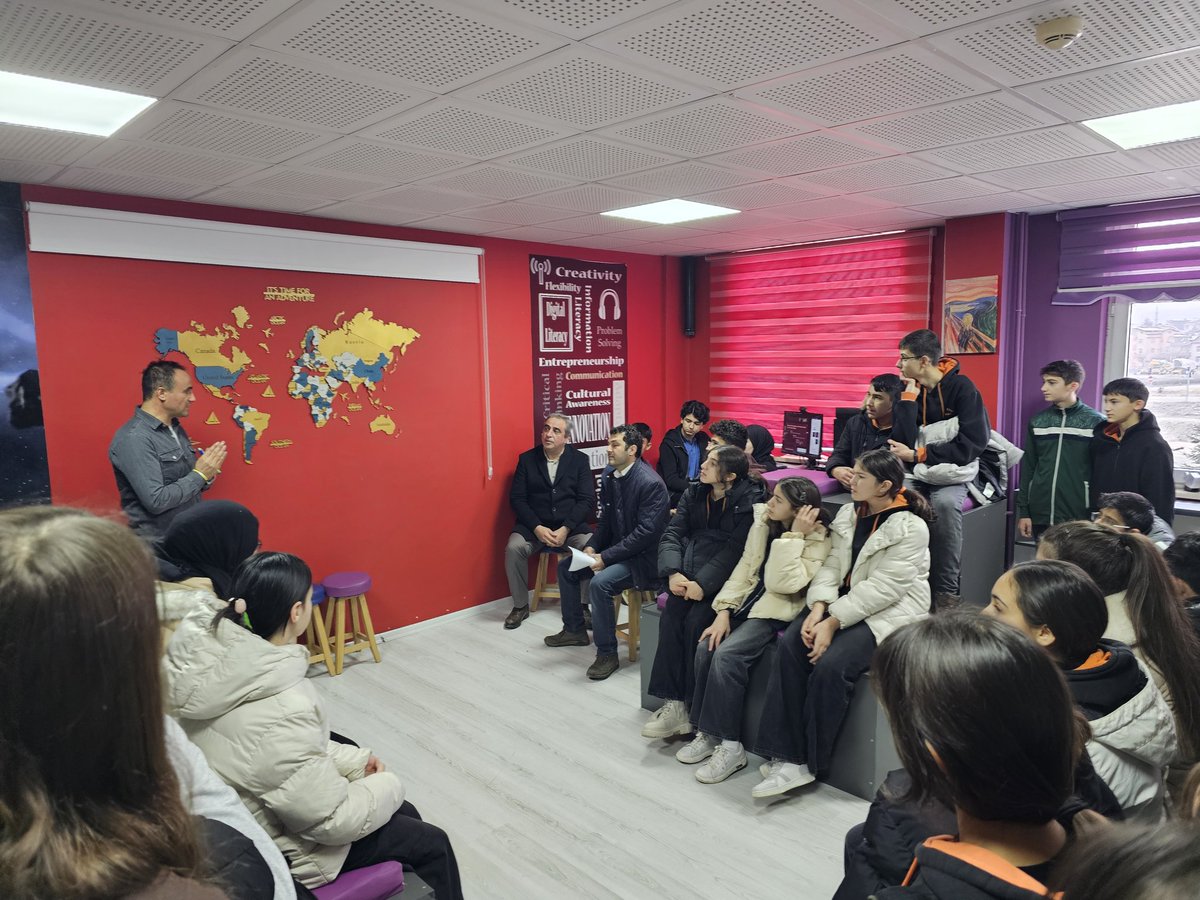 TokatEBA's tweet photo. Zile Fen Lisesi Yenilikçi Sınıfımızda (FCL), Zile Cumhuriyet Ortaokulu öğrencilerimize, FCL elçisi Ünsal Saper'in tarafından ve Şube Müdürümüz Ahmet Oğuz'un katılımıyla eğitim etkinliği gerçekleştirildi.
@tokatmem @mebyegitek @HuseyinKir64 https://t.co/MjS7mNKmw8