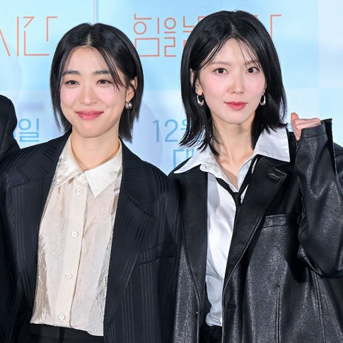 keyyyybg's tweet photo. #ChoiSungEun and #HaSeoYoon for #TimeToBeStrong 🖤 https://t.co/2IfJ8yWdvK