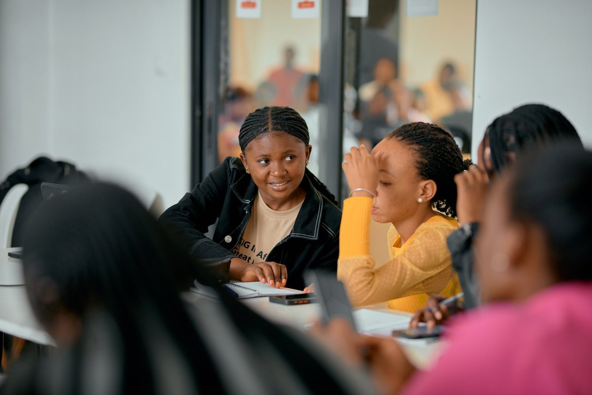 LydieKahambu's tweet image. Dans le cadre d&apos;implémentation de la 2e phase du @msigreatlakes , @WikimediaRDC a organisée 2jours d&apos;atelier de formation avancée sur @wikidata et #SPARQL à Goma @go_innovation

 Nous avions appris à contribuer sur Wikidata et à créer les requêtes #SPARQL.