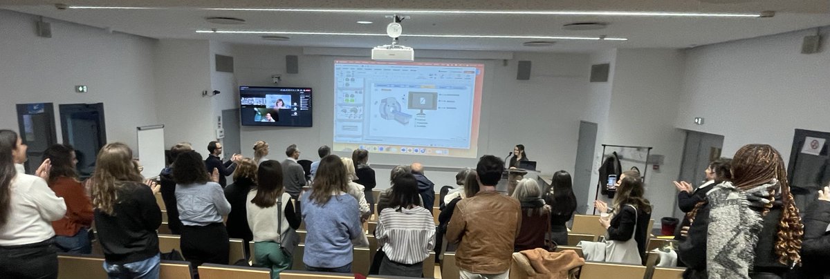 LeslieWallart's tweet photo. 🙌 Toute l’Equipe de recherche #PsyR2 félicite @FioritoAnna1 pour sa soutenance de thèse intitulée "A la recherche d'un #endophénotype de la #schizophrénie : une exploration des bases neuro-fonctionnelles du traitement des émotions".
👏 Un grand bravo Anna, quel travail ! https://t.co/P6kTApagWZ