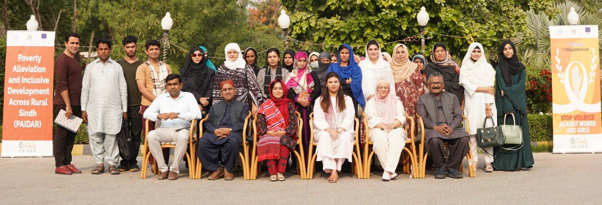 PAIDAR (@paidar_pakistan) on Twitter photo We wrapped up the #16Days financial literacy series under the <a href="/EUPakistan/">EUPakistan</a>-funded & <a href="/UNIDO/">UNIDO</a>-implemented #PAIDAR programme in Larkana! 🌟
Women & transgender entrepreneurs in handicrafts, food, & beauty gained vital skills in budgeting, saving, & business growth.
<a href="/UNIDO_Pakistan/">UNIDO PAKISTAN</a> We wrapped up the #16Days financial literacy series under the <a href="/EUPakistan/">EUPakistan</a>-funded & <a href="/UNIDO/">UNIDO</a>-implemented #PAIDAR programme in Larkana! 🌟
Women & transgender entrepreneurs in handicrafts, food, & beauty gained vital skills in budgeting, saving, & business growth.
<a href="/UNIDO_Pakistan/">UNIDO PAKISTAN</a>
