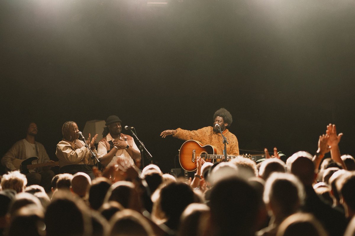 Vinilo Record Store (@vinilorecstore) on Twitter photo MICHAEL KIWANUKA //
SMALL CHANGES
Live album Outstore
Thank you Michael Kiwanuka for smashing two fantastic shows & to everyone that joined us for the album outstore last night.
📷 <a href="/shot_by_tony/">Tony Palmer</a> MICHAEL KIWANUKA //
SMALL CHANGES
Live album Outstore
Thank you Michael Kiwanuka for smashing two fantastic shows & to everyone that joined us for the album outstore last night.
📷 <a href="/shot_by_tony/">Tony Palmer</a>