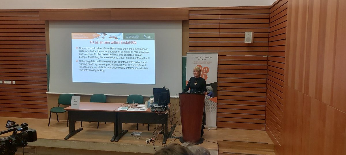 FIRENDO (@firendofrance) on Twitter photo Le keynote talk du #ColloqueRecherche2024 : Susan Webb (Espagne), endocrinologue mais aussi membre d'#EndoERN, présente les #PatientJourneys <a href="/eurordis/">EURORDIS-Rare Diseases Europe</a> : un visuel simple contribuant à la collecte des #PREM (Patient Reportes Experience Measure) Le keynote talk du #ColloqueRecherche2024 : Susan Webb (Espagne), endocrinologue mais aussi membre d'#EndoERN, présente les #PatientJourneys <a href="/eurordis/">EURORDIS-Rare Diseases Europe</a> : un visuel simple contribuant à la collecte des #PREM (Patient Reportes Experience Measure)