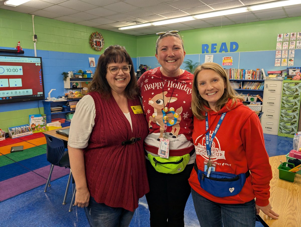 TeamDDTwo's tweet photo. During Special Education Staff Appreciation Day, a special gift, smiles, and hugs were delivered to 725 Special Education teachers and support staff for the incredible work they do to support our students and their families. #DD2Strong #TeamDorchester https://t.co/voQUqUxe8n