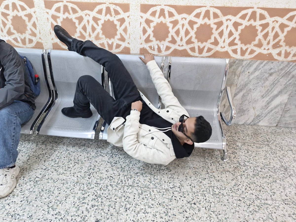 تنهام نذار اصلا...
کج میشم🦦
