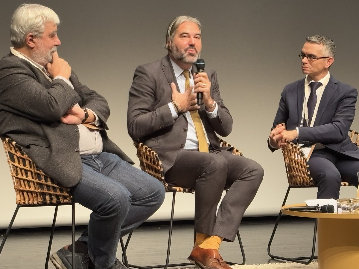 <a href="/RenaudPayre/">Renaud Payre</a> <a href="/standendievel1/">Stanislas Dendievel</a> <a href="/clt_europe/">European Community Land Trust Network</a> <a href="/USH_Bruxelles/">UnionHlm à Bruxelles - Team HLM 🇫🇷 UE 🇪🇺</a> <a href="/HousingEurope/">Housing Europe</a> <a href="/Ecologie_Gouv/">Ministères Territoires Écologie</a> Dézonage, déconcentration, simplification : <a href="/KastrinidisK/">Kosta Kastrinidis</a> détaille lors des Journées des #ofs de #Nantes les avancées de la « saison 2 du #brs » pour la <a href="/BanqueDesTerr/">Banque des Territoires</a> qui répondent aux attentes des #ofs et permettront de soutenir la production de logements #brs