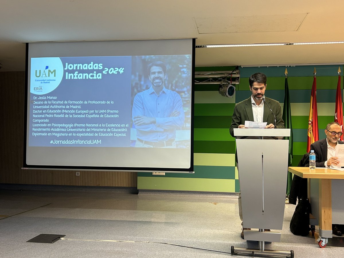 Empezamos las Jornadas de Infancia. Empieza <a href="/j_manso/">Jesús Manso</a>, Decano de la facultad, con la bienvenida. 
<a href="/FaculEDUAM/">FACULTAD DE FORMACIÓN DEL PROFESORADO Y EDUCACIÓN</a>