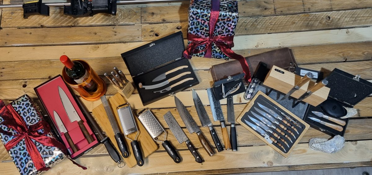 Voor al uw #Vlijmscherpe cadeaus bent u bij Koksmesexpert aan het juiste adres. Geopend van Dinsdag tm Zaterdag van 10.00 tot 17.00. Helvoirtseweg 124 Vught. ( Uiteraard ook online ) Gratis parkeren voor de deur. koksmesexpert.nl De Messenwinkel &amp; Slijperij van het Zuiden.