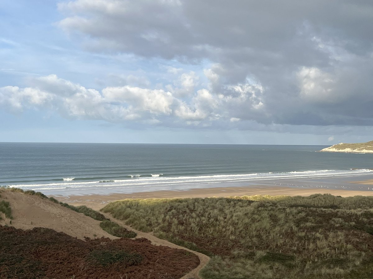 WoolacombeSurf's tweet photo. Beautiful sunny December morning at #woolacombebeach 👌🌊☀️ #surf #woolacombe #woolacombebay #wooly #mortepoint #woolacombevillage #beach #sun #sea #sand #atlantic#coastline #northdevon https://t.co/0RjQZz9buo