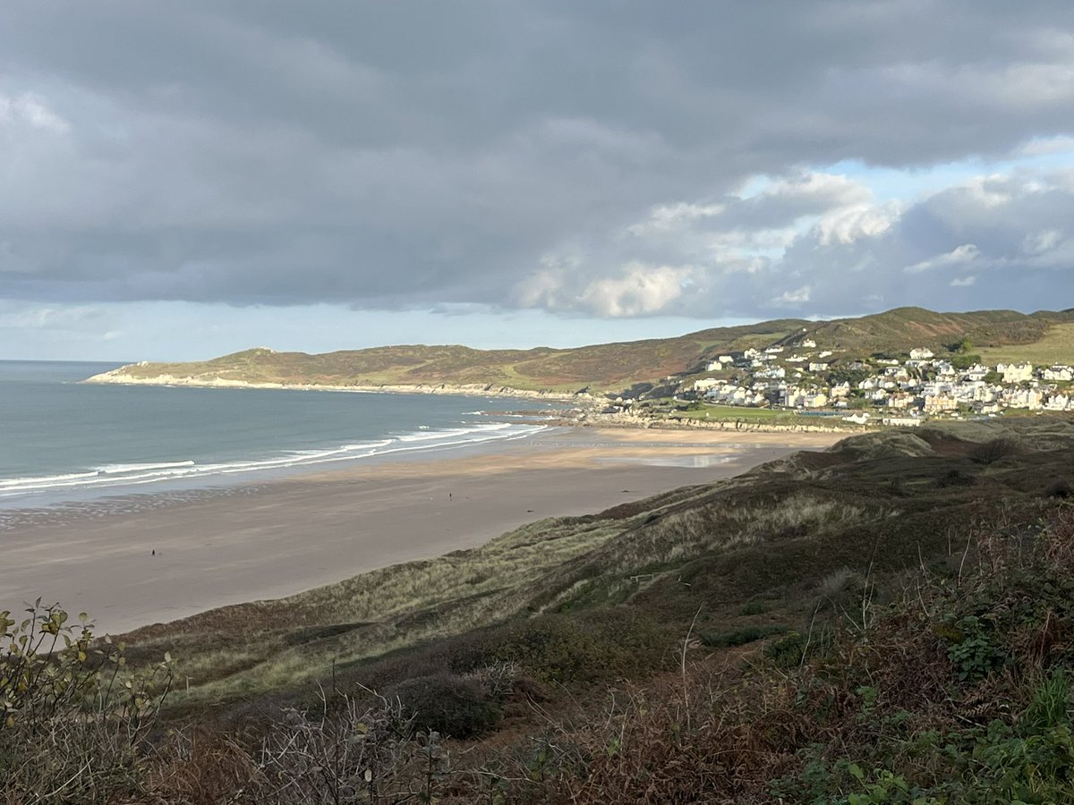 WoolacombeSurf's tweet photo. Beautiful sunny December morning at #woolacombebeach 👌🌊☀️ #surf #woolacombe #woolacombebay #wooly #mortepoint #woolacombevillage #beach #sun #sea #sand #atlantic#coastline #northdevon https://t.co/0RjQZz9buo