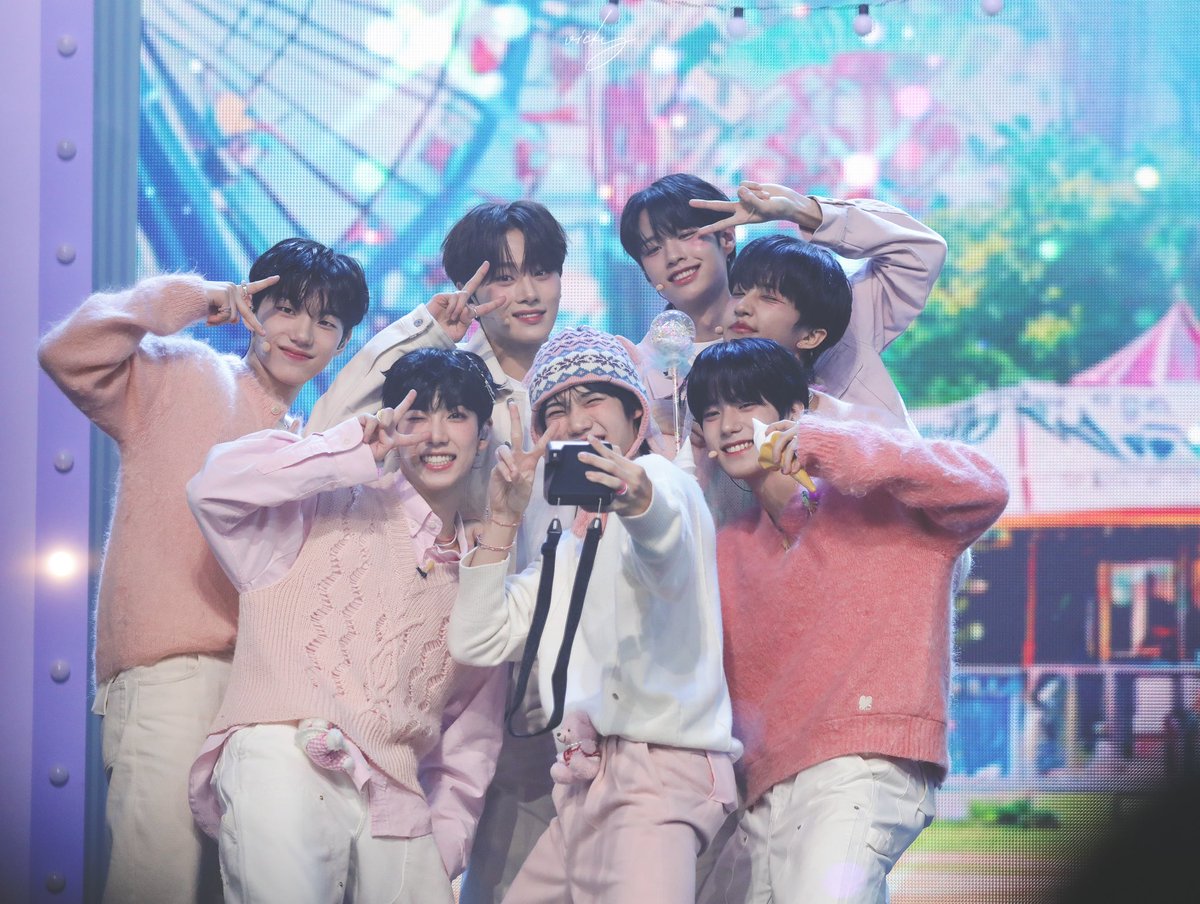 Luovicky1's tweet photo. 너무 좋아 ㅠㅠㅠㅠ
프로젝트7 3차 공연
#프로젝트7 #PROJECT7 #JTBC #송승호 #서경배 #김성민 #남지운 #앤디 # 사쿠라다켄신 https://t.co/twURUSMwTg
