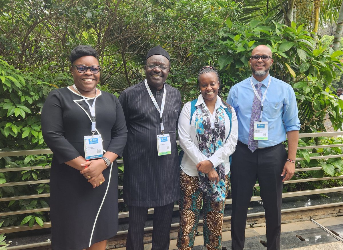 Great interaction with <a href="/DrMukhisaKituyi/">Mukhisa Kituyi</a> on the sidelines of #ATDF2024 on the role of <a href="/TradeMarkAfrica/">TradeMark Africa</a>, <a href="/kenya_chamber/">Kenya Chamber</a> and Kenyan private sector in promoting intra-African trade 

<a href="/AfCFTA/">AfCFTA Secretariat Official</a>