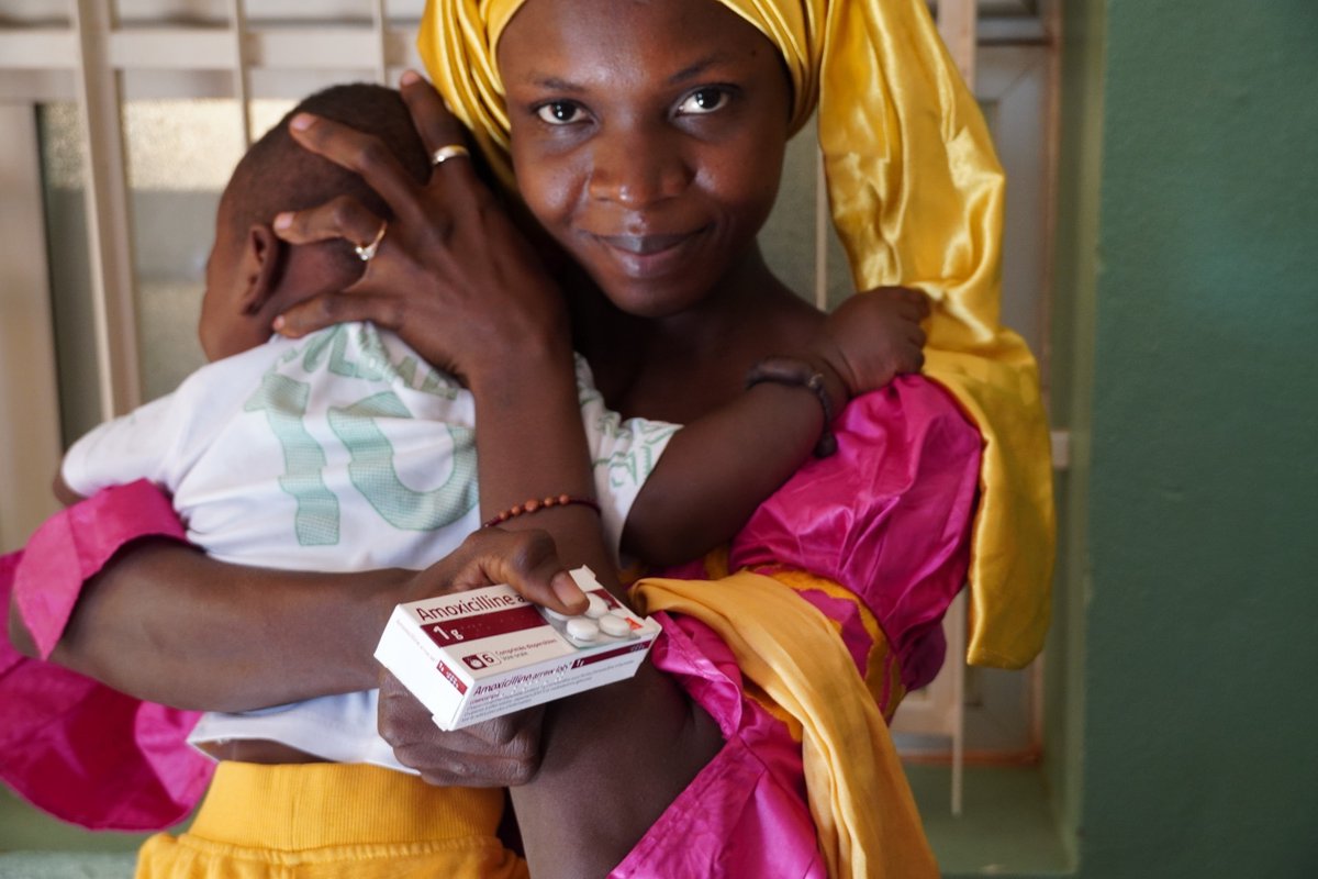 USEmbAbidjan's tweet image. Le 14 novembre, le programme @MTaPS_Program  a clôturé son soutien en Côte d’Ivoire.
Depuis 2019, @MTaPS_Program a renforcé la lutte contre la résistance aux antimicrobiens, amélioré la gestion des antibiotiques et favorisé une collaboration intersectorielle via la plateforme Une…