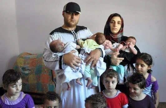 "Suriye'liler mazlum falan değildir hiçbir mazlum sığındığı ülkede 10 çocuk yapmaz. 
Suriyeliler bilinçli şekilde Türkiye’ye getirilen işgalcilerdir!"

Katılanlar...?!