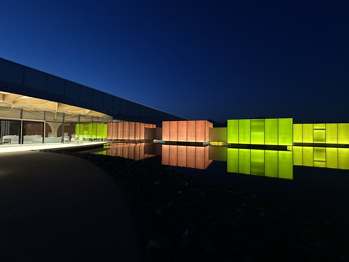 Lumimedia_lab's tweet photo. 弊社が照明計画を携わりましたSIMOSE が、

「世界で最も美しい」建築を表彰するフランスの建築賞「ベルサイユ賞」の美術館・博物館部門で、最優秀賞に選ばれました。

おめでとうございます。
下記リンクより結果を見ることができます。

https://t.co/ugcUDP2ws4 https://t.co/uhtgjktZ5b