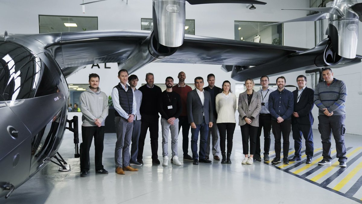 OperA_Sesar3's tweet image. Last week the OperA project Vertical Cluster hosted another simulated integration demonstration in Bristol to demonstrate how future technologies from Honeywell, Frequentis, and Skyports Infrastructure can be integrated into the Vertical Aerospace aircraft.