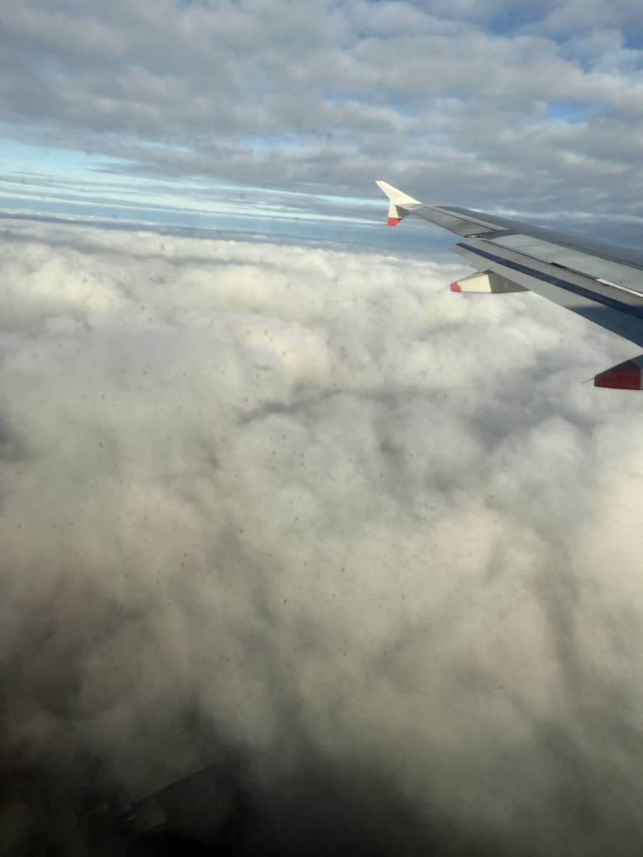 AMCopywriter's tweet image. Off to our first in person board meeting in four or five years @GBSurfing I’ve lost track. Looking forward to a positive and productive meeting #Olympics #surfing