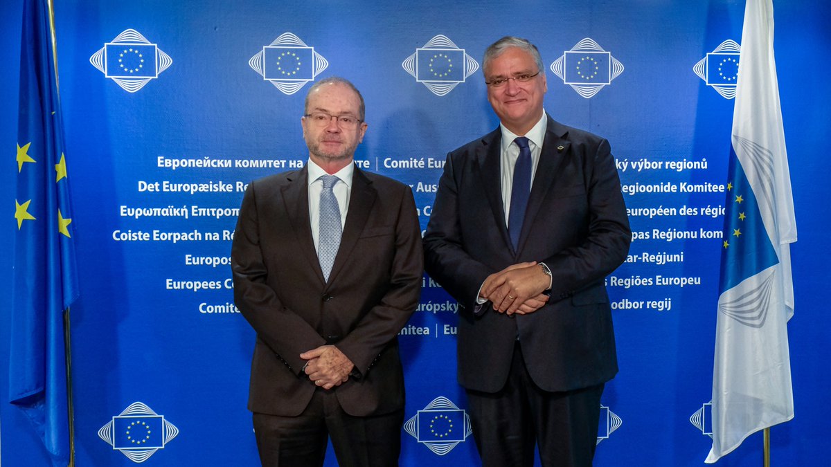 Portugal na UE 🇵🇹🇪🇺 (@rpportugalue) on Twitter photo Excelente conversa com o Presidente do Comité das Regiões, <a href="/VascoACordeiro/">Vasco Cordeiro</a>. É indispensável compreender bem as sensibilidades das Regiões para fazer face aos difíceis desafios que a União Europeia🇪🇺 tem pela frente.
<a href="/CoR_President/">Kata Tüttő</a> Excelente conversa com o Presidente do Comité das Regiões, <a href="/VascoACordeiro/">Vasco Cordeiro</a>. É indispensável compreender bem as sensibilidades das Regiões para fazer face aos difíceis desafios que a União Europeia🇪🇺 tem pela frente.
<a href="/CoR_President/">Kata Tüttő</a>