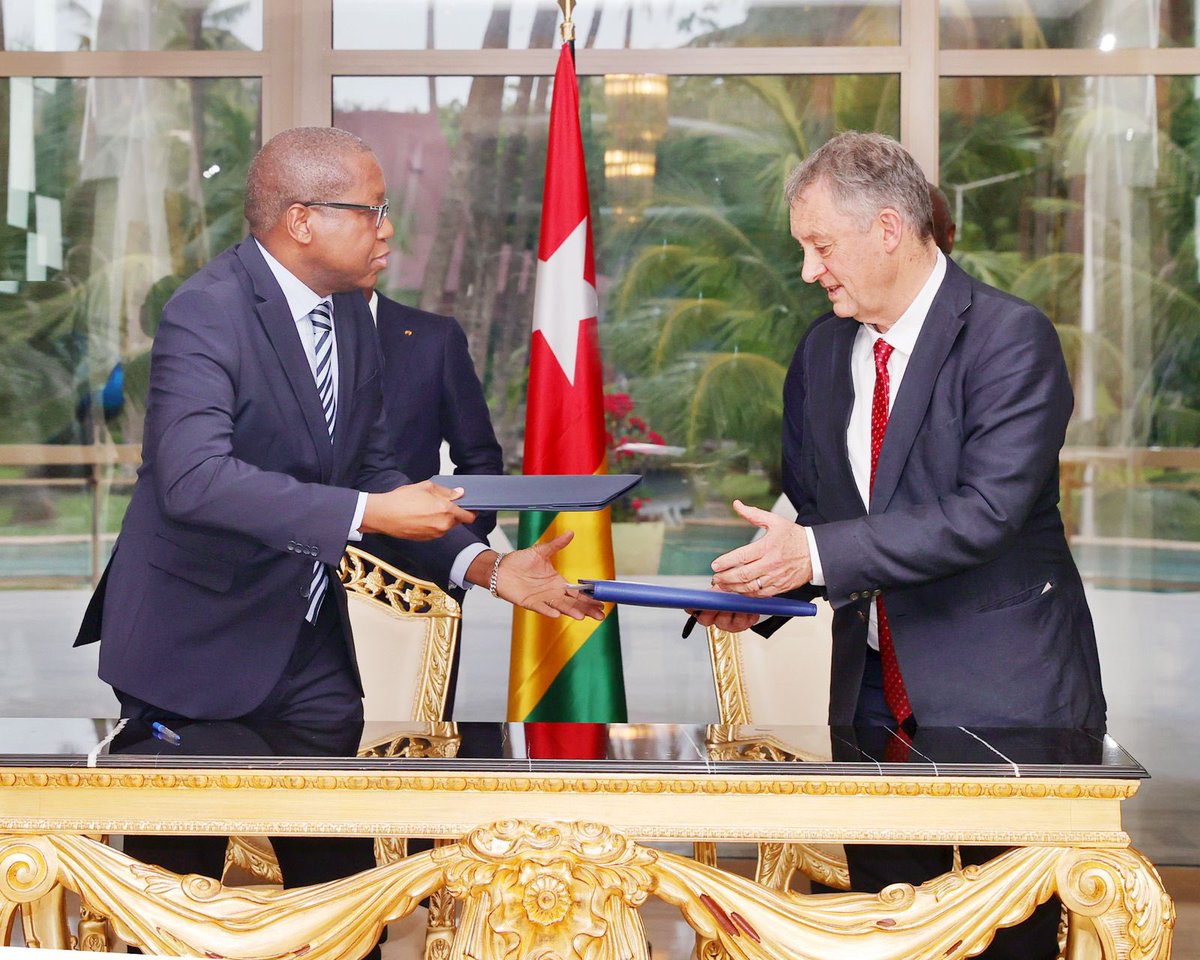 PresidenceTg's tweet photo. Le Président de la République, @FEGnassingbe a présidé, ce 02 décembre 2024 à Lomé, une cérémonie de signature d’accord de production d’électricité à base de microréacteurs nucléaires entre le Togo et société américaine Nano Nuclear Energy. 

https://t.co/RBWAr6n3q0 https://t.co/B566fMayQK