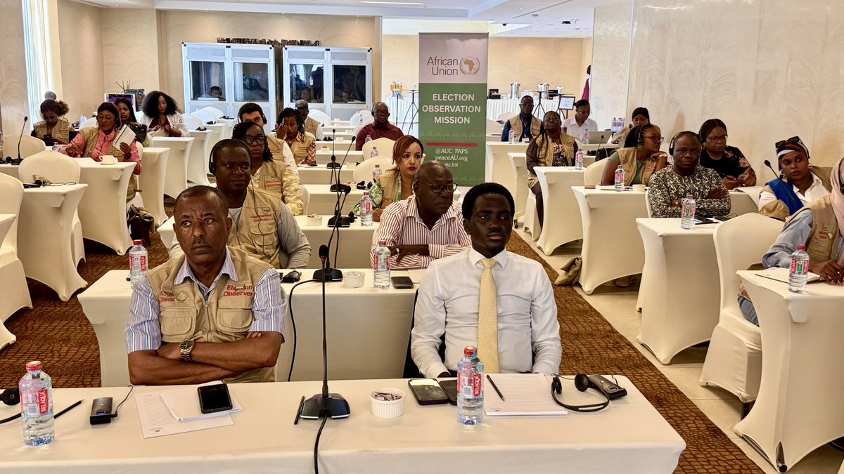 AUC_PAPS's tweet photo. The #AUEOM to the General Elections in #Ghana 🇬🇭 commenced pre-deployment training of election observers on 1/12/2024 with briefings on the political &amp; historical context, constitutional &amp; legal framework, participation of civil society, women, youth &amp; persons with disabilities https://t.co/EKHfuFUqqW