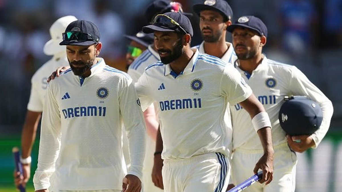 toisports's tweet image. #INDvAUS #PerthTest #TestCricket

Ex-England captain hails brave &apos;India&apos; for not playing this player in Perth Test

READ: toi.in/aum8Fb
