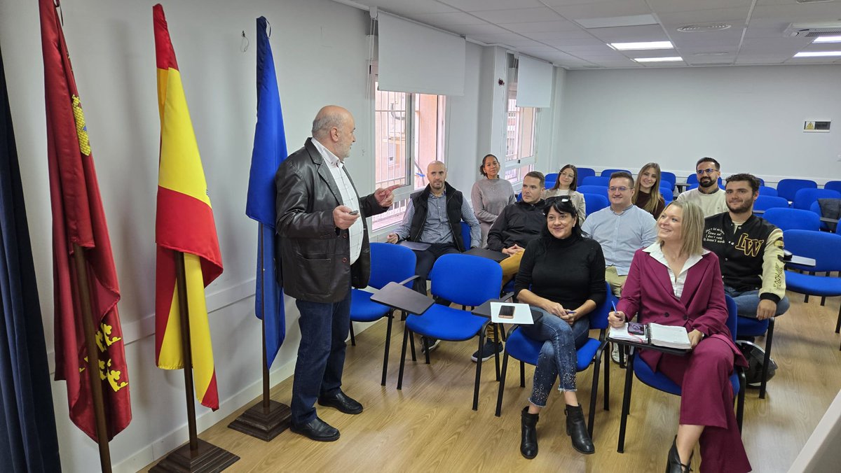 COAPIMURCIA's tweet photo. Hoy, impartimos la raíz de la profesión #inmobiliaria 👉 La Generación de Contactos.

#api #inmobiliaria #murcia https://t.co/eOTqgz3c08