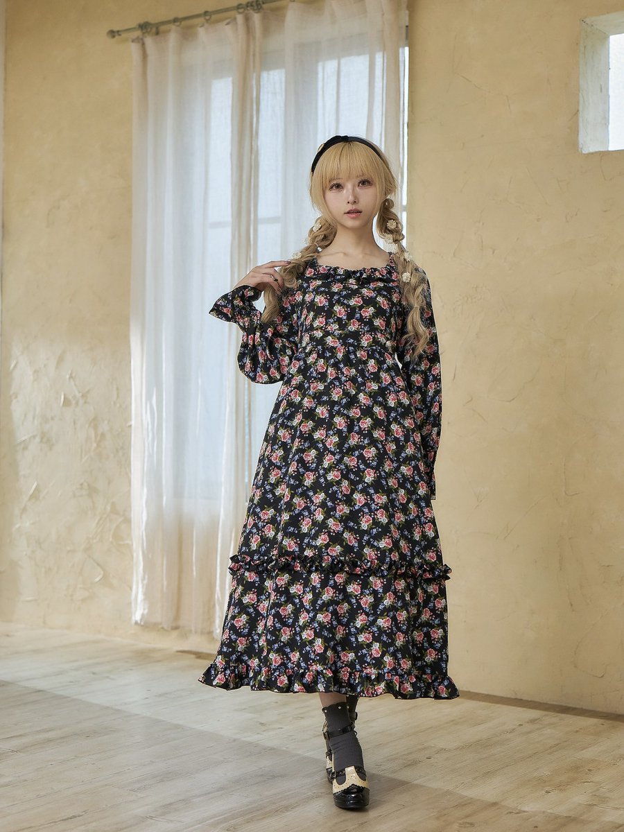 🪞お洋服紹介🪞 ワンピース(OP)とスカート(SK)の紹介です🎀 ボタン