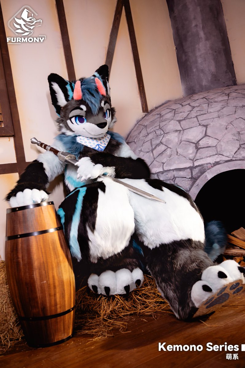 furmony's tweet photo. 「New Commission Finished」  
"The weight of this sword is not just steel—it carries my beliefs and my resolve!"  
Thanks for the trust from @Zevrim_Fen

#furry #fursuit #furmony #鸿萌造物 https://t.co/OLjrarHCHZ