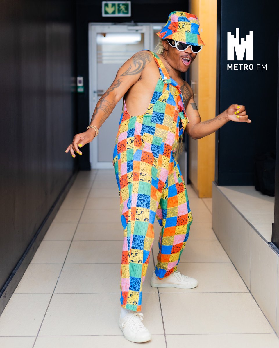 #BreakAwaywithKhutsoTheledi

<a href="/somizi/">somizi somGAGA</a>  and <a href="/Naked_Dj/">IG : @naked_dj</a> never disappoint when it comes to #AskAMan

If you missed it metrofm.co.za