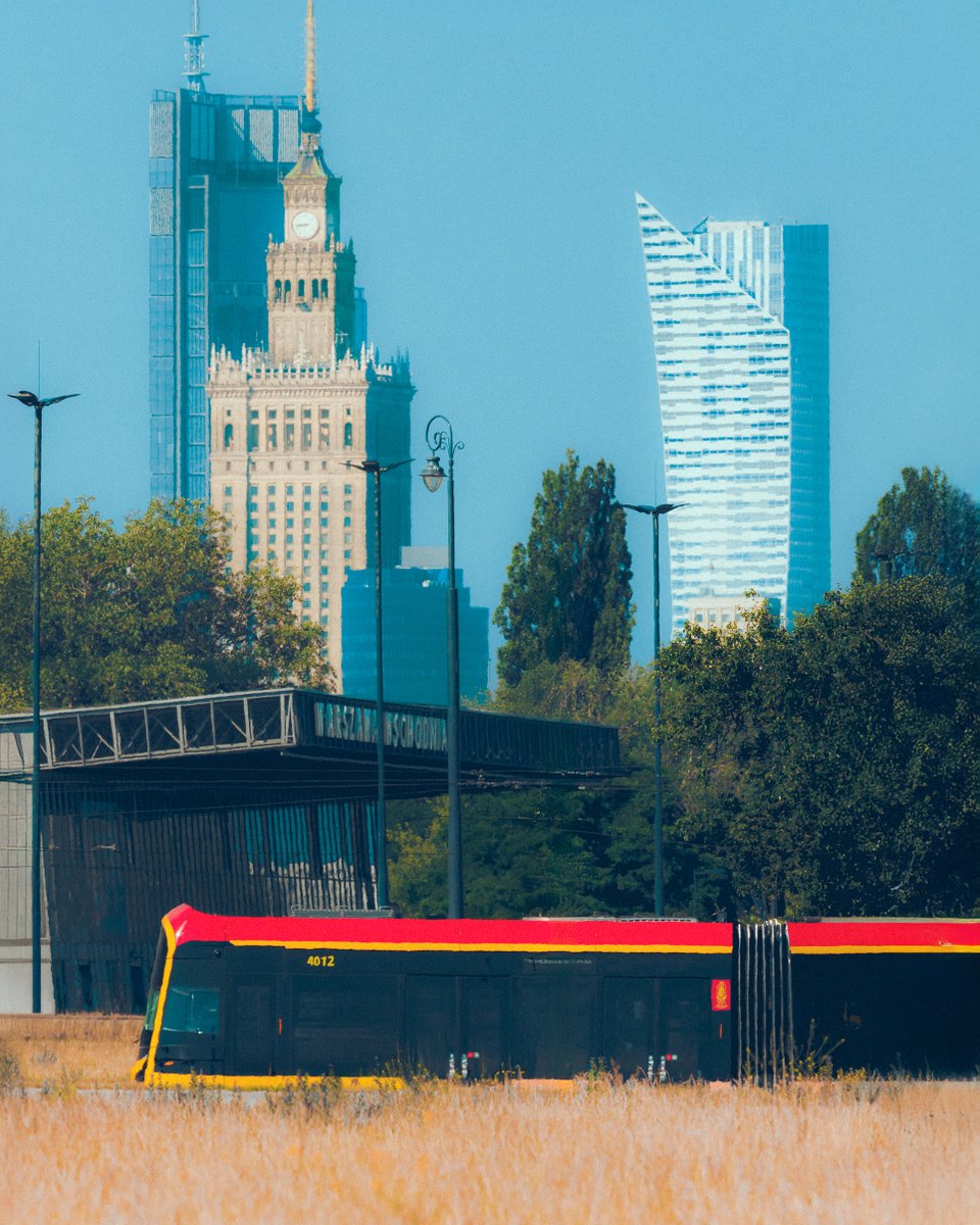 hashtagalek's tweet image. Chciałem się Wam pochwalić fajnym projektem z tego roku: sfotografowałem na zlecenie Tramwaje Warszawskie 🥰🚊📸
Moje dotychczasowe ich zdjęcia tak się spodobały, że zaproponowano mi sesję. W nitce efekty i kilka słów historii 😇

Tu np. kadr z... buszującym w zbożu 🌾
[1/🧵]