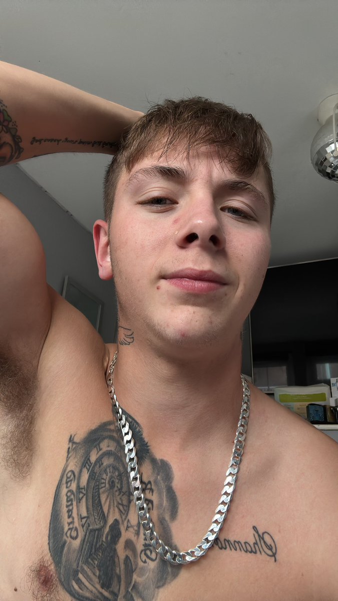 Who’s willing to take care of me for Christmas ❤️🥹