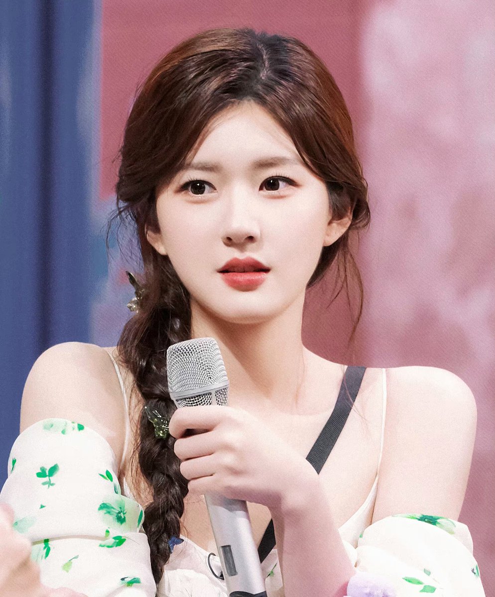 rolu5120's tweet image. 안녕토요일 로사 헤메코를 어떻게 잊어 ….