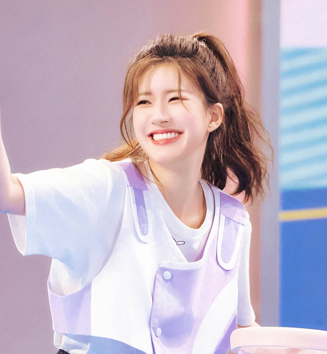 rolu5120's tweet image. 안녕토요일 로사 헤메코를 어떻게 잊어 ….