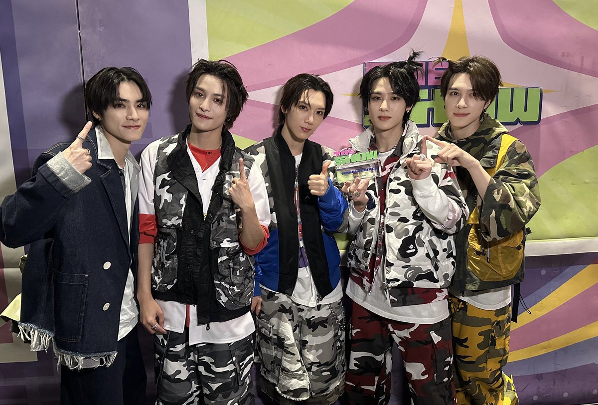 12월 3일 더쇼초이스 주인공은? #WayV 의 #FREQUENCY 입니다! 더쇼초이스의 수상을 축하합니다! #더쇼 #THESHOW <a href="/WayV_official/">WayV</a> <a href="/NCTsmtown/">NCT</a>