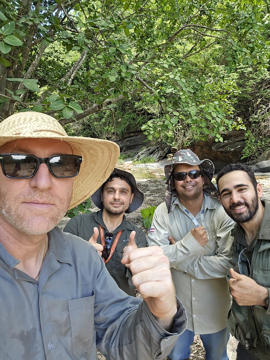 Biggze01's tweet image. Great site visit with the @Lightning_L1M #Brazil team last week.  Some great drill targets emerging here in the Lithium Valley. This region really is one of the most prospective #lithium regions on the planet. Great things to come as we prepare for drilling. Stay tuned 🇧🇷⚡️🔋🇦🇺