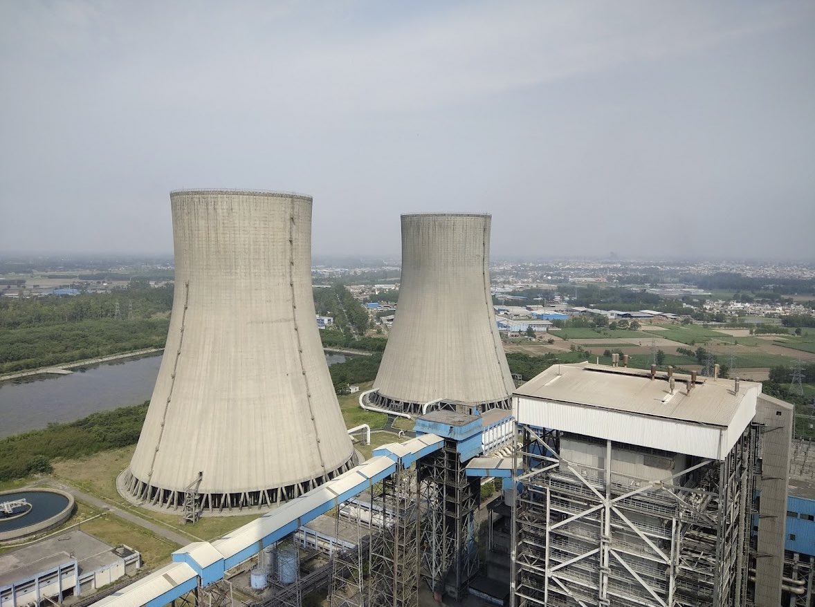 Infragati's tweet photo. India plans to add 80,000 MW of thermal capacity by 2031-32, with 29,200 MW under construction and 51,520 MW in planning. 

Total installed capacity is set to reach 777.14 GW by 2029-30. Additionally, 20,047.5 MW of hydroelectric projects are under construction, and 74,985.5 MW are in planning.

The government aims to expand the power transmission network with 1,91,474 ckm of lines and 1,274 GVA transformation capacity, ensuring a sustainable and reliable energy mix.