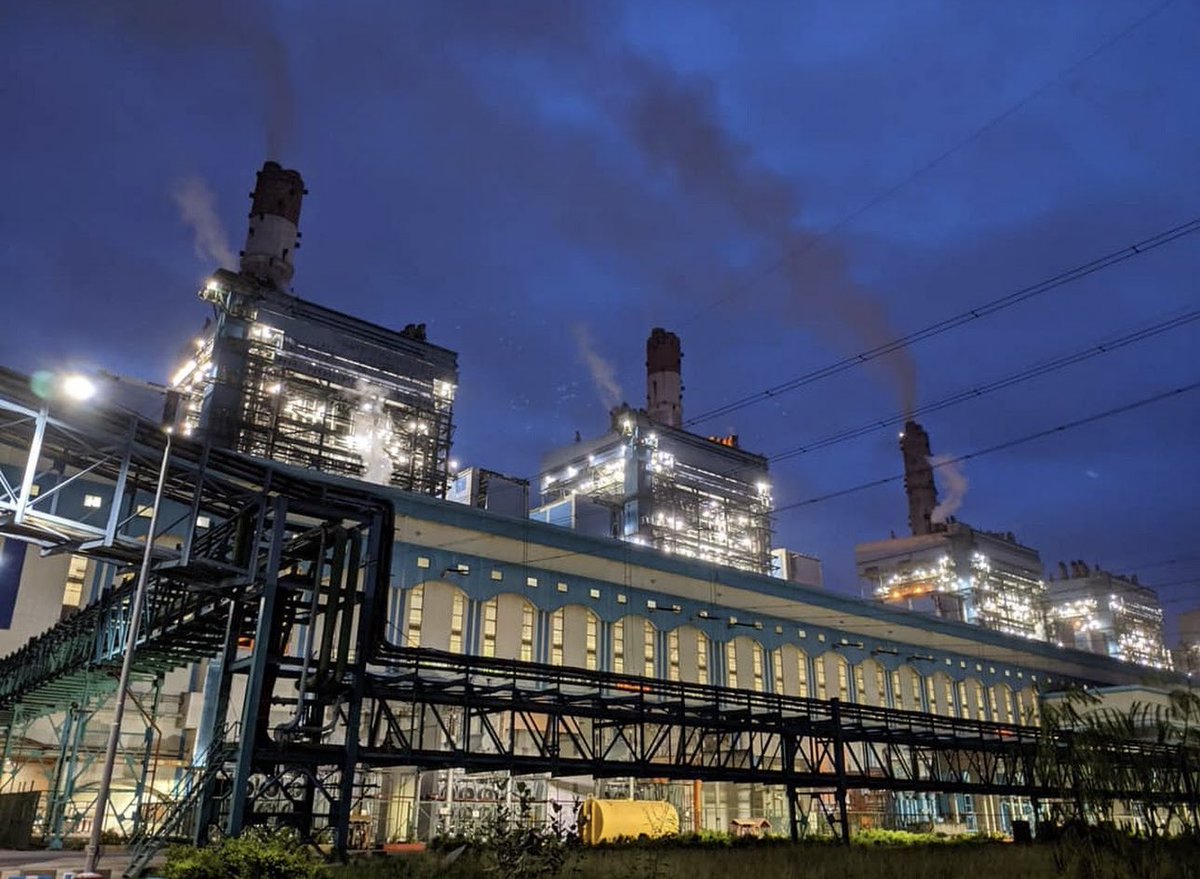 Infragati's tweet photo. India plans to add 80,000 MW of thermal capacity by 2031-32, with 29,200 MW under construction and 51,520 MW in planning. 

Total installed capacity is set to reach 777.14 GW by 2029-30. Additionally, 20,047.5 MW of hydroelectric projects are under construction, and 74,985.5 MW are in planning.

The government aims to expand the power transmission network with 1,91,474 ckm of lines and 1,274 GVA transformation capacity, ensuring a sustainable and reliable energy mix.