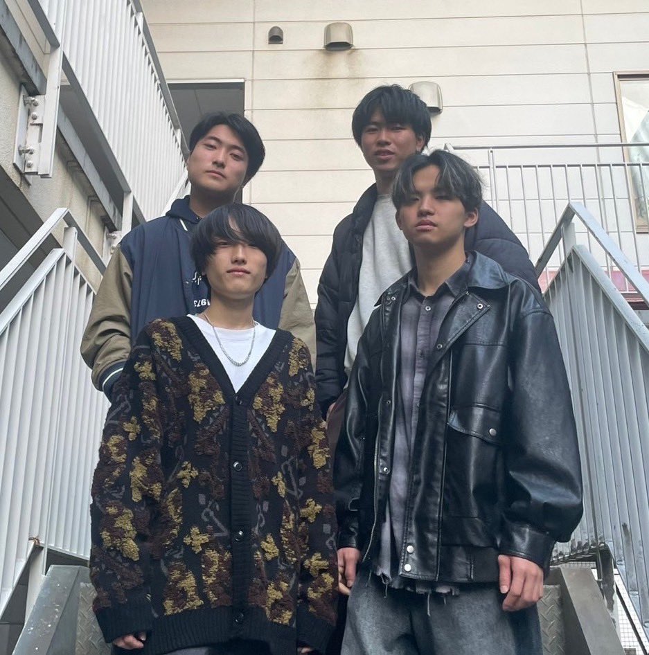 フユカレ！バンド紹介☀️
12\8(日)のフユカレ開催に向けて、バンド紹介を投稿していきます‼️

ニューミュージック愛好会
バービーなパースー(SUPER BEAVER)