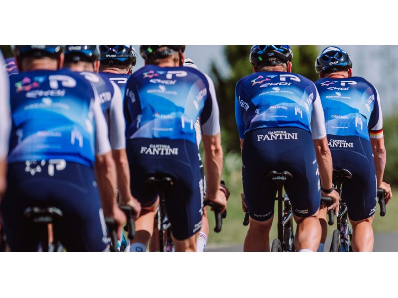 tuttobiciweb_it's tweet photo. Il direttore sportivo Francesco #Frassi passa dal #TeamCorratecViniFantini alla #IsraelPremierTech
Tra nuovi diesse, promozioni e creazione di nuove figure, non è l'unica novità nella squadra israeliana
https://t.co/u510gD1wEY https://t.co/NIHetN4A9G