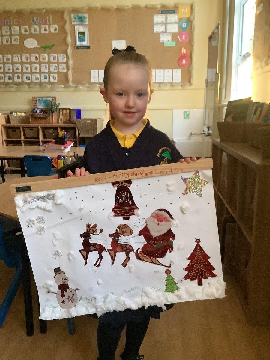 MrsDRimmer's tweet photo. Bella is feeling festive! Look at this beautiful decoration she made for our classroom 🎄@PinehurstP #PinehurstArt https://t.co/qeOx3HywyS