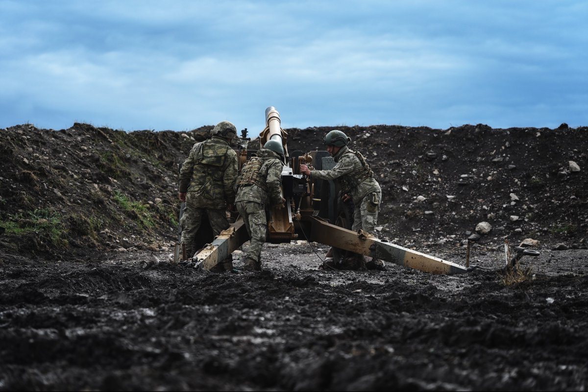 Hey Koca Topçu! 

Mesafe hak getire,
Haydi Allah rast getire!

#MillîSavunmaBakanlığı
#GününFotoğrafı