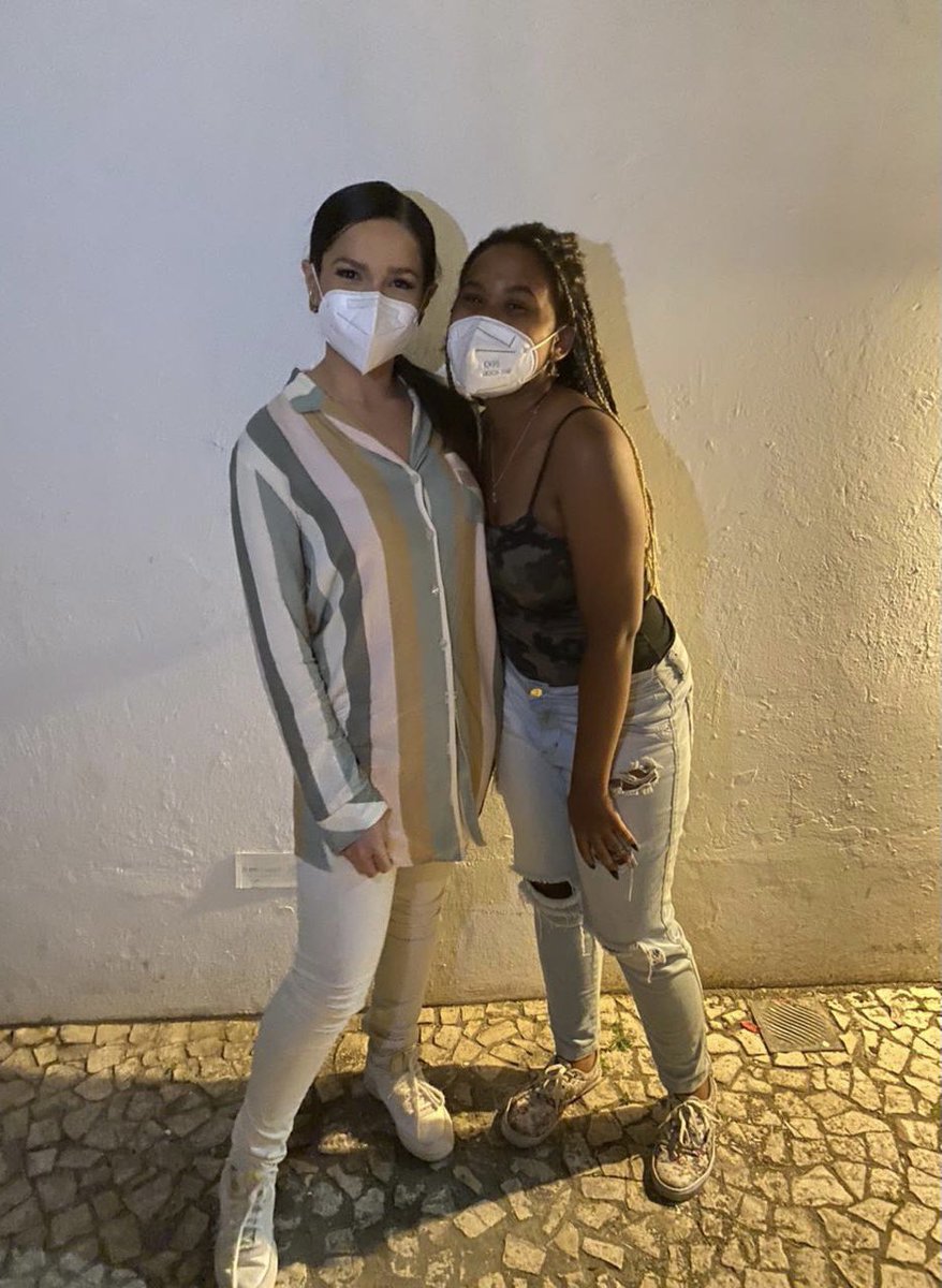 tuittaval's tweet photo. Feliiiiz aniversário pro meu bebê!!! 
Ju, eu queria te agradecer por tudo mesmo sem saber você foi uma parte extremamente importante da minha vida, você uma mulher cheia de luz que encanta quem a conhece, você me trouxe paz quando minha vida estava um caos.. + https://t.co/TOTJ6uDDH6