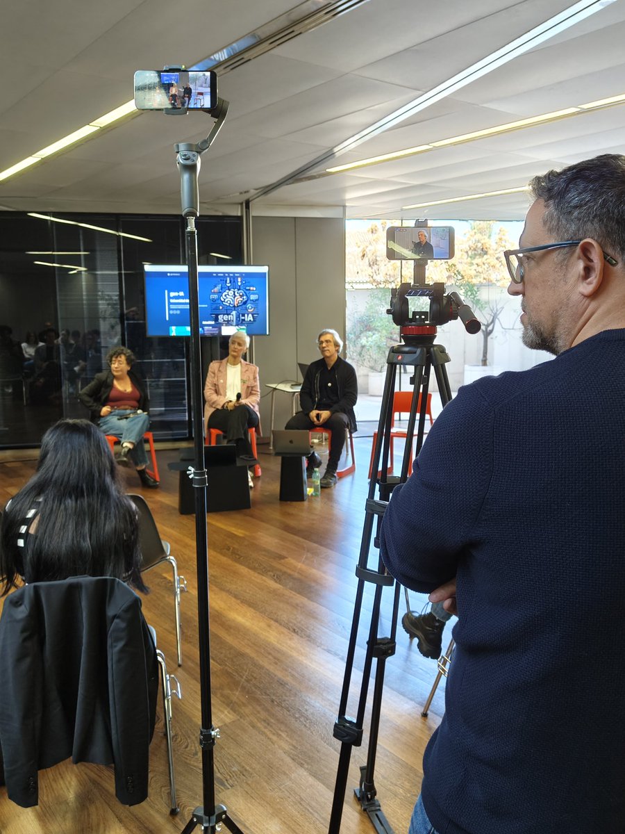 1001Medios's tweet photo. Puedes disfrutar en streaming de las #Jornadas1001Medios en https://t.co/fIGxfBo24i gracias a @Directosmovil

#1001MediosFuturo https://t.co/1N6WuG0R0Y