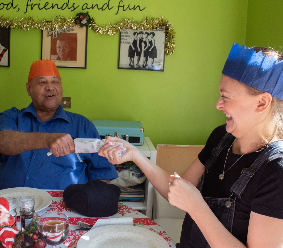 Can you spare a few pounds for our Christmas Day Dinner campaign? Lambeth residents who will be on their own on Christmas Day will be matched with one of our amazing volunteers who will cook and deliver dinner straight to their doorstep!   justgiving.com/campaign/myhoh…