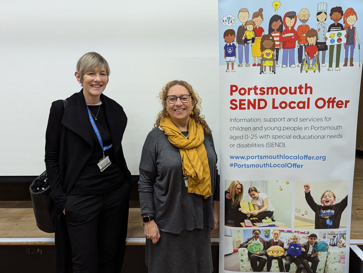 SendLocal's tweet image. Thanks to Councillor Suzy Horton and Sarah Daly from @portsmouthtoday for stopping by #LocalOfferOnTour. Drop into Central Library on floor 3 until 12:30pm today.