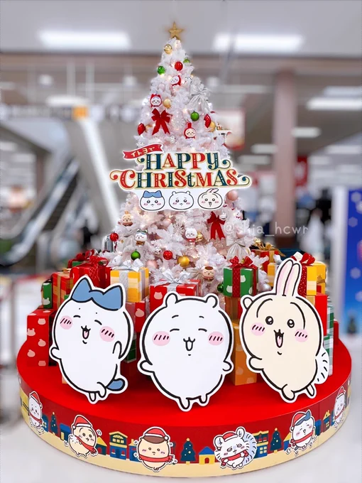 イトーヨーカドー大森店に行ってきました❄️🌲
ツリーにエニマイくじのマスコットが飾られてて可愛すぎる〜ッ⭐️
ステッカーは終了してたけど、次の配布の時は木場店のデコレーションも見たいし、今度こそGETするぞッッ!!🥺 