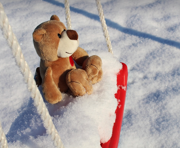 Tedykaspa's tweet photo. π¨οΈ TEDβs snowy morning vibes! π» Swinging in the fresh snow, ready for a day of fun and memes! βοΈπ #TEDCoin #GoodMorning https://t.co/NFaKWu1Xda