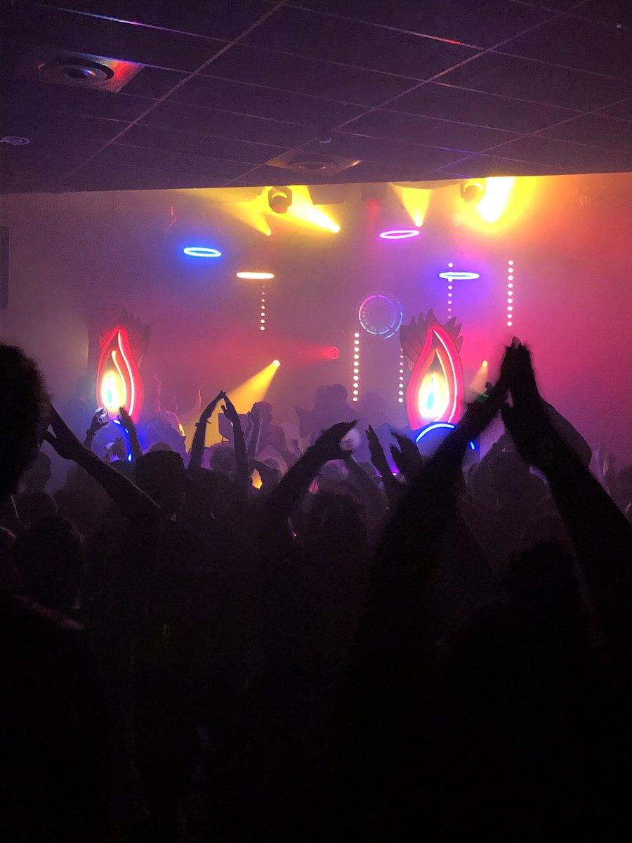 Ezas_One's tweet photo. @ItsNameJr Une soirée avec @Doc_Noki aux platines ! https://t.co/8zCKzoH8JX