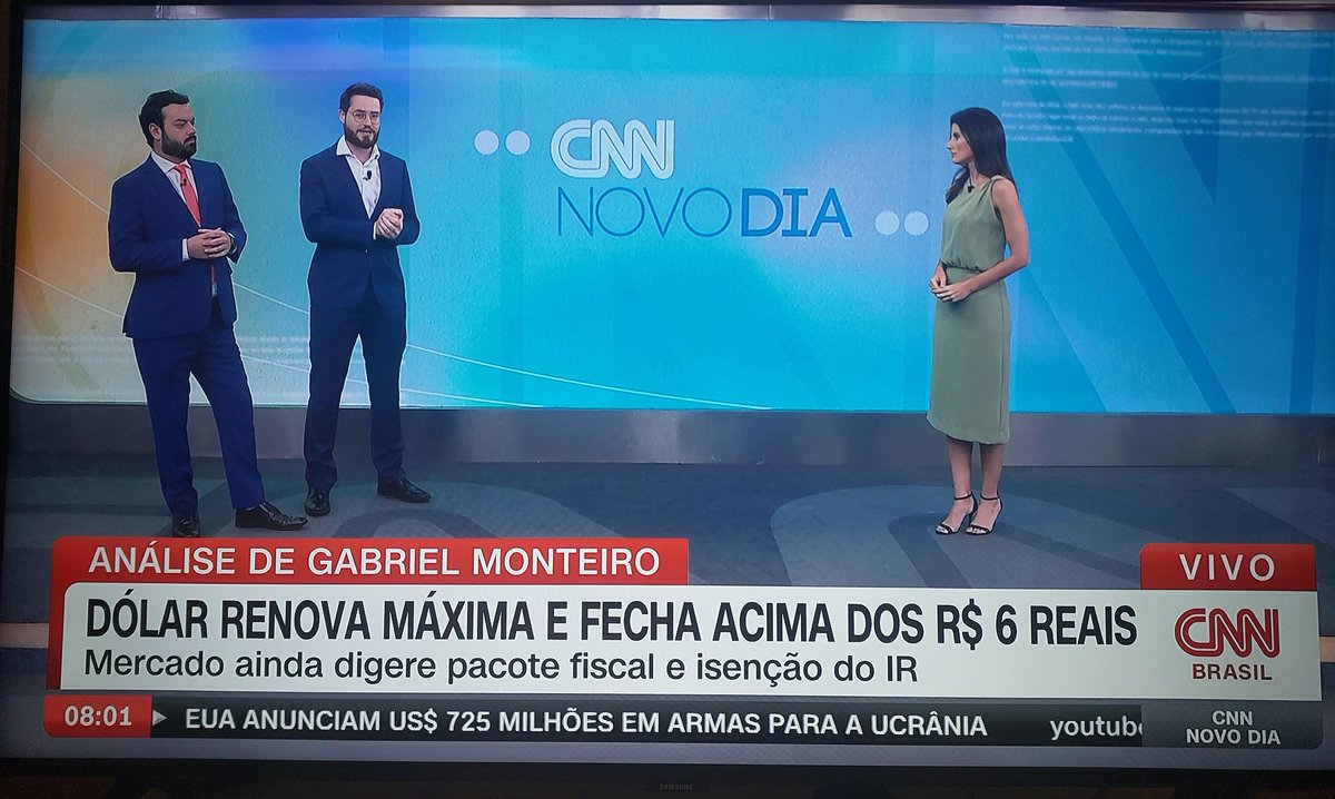 LeonardQ's tweet photo. Fizeram bomba de fumaça para o assunto do turno 6x1 para que o foco no US1,00xR$6,00 passasse.

E o feio foi o 7x1.
Brasil a nova Roma... pão e circo.

#Dolar #VooDeGalinha https://t.co/9ExlSVN8c1